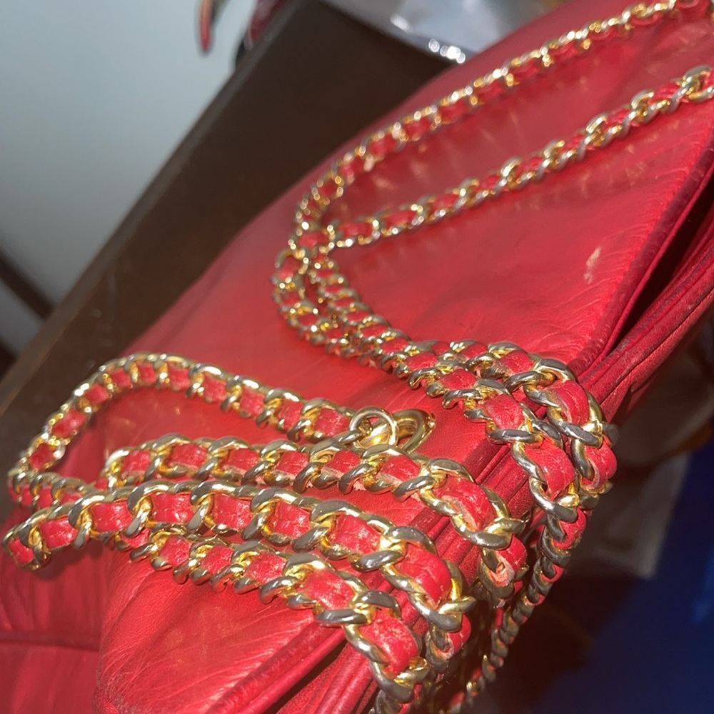 Red Koret Red Leather Shoulder Bag - Picture 4 of 9